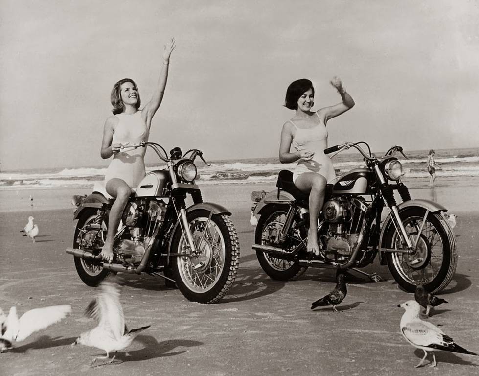 Vintage+Photographs+of+Women+and+Motorcycles+%2817%29.jpg