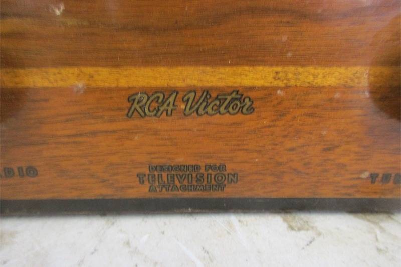 Vintage.RCA.Model.18T.Radio.005.jpg