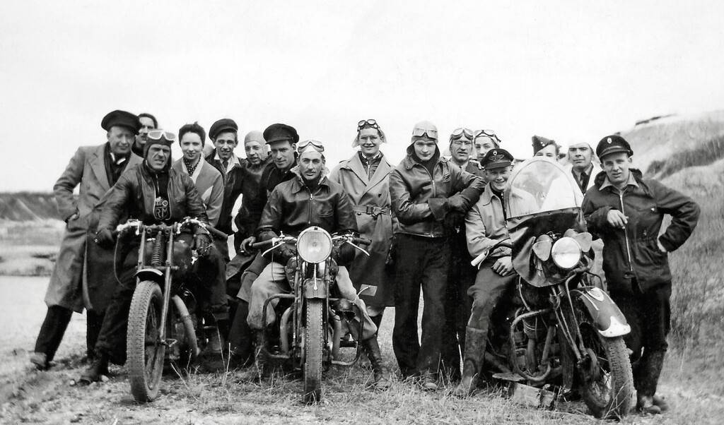 Winnipeg-Roughriders-Motorcycle-Club-1200x705.jpg