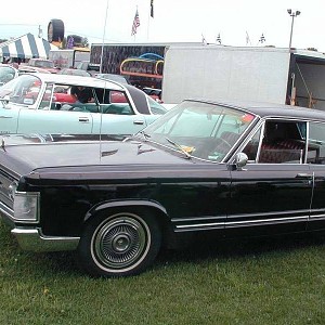 1967 Imperial Lebaron In "formal" Black.....