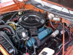 1970 Plymouth Fury PM43L0F234026 Engine left.jpg