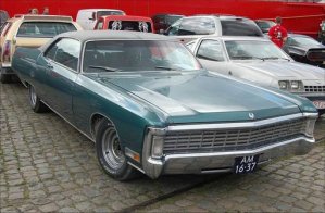 # 1970_Chrysler_Imperial_LeBaron_-_Flickr_-_denizen24_Bildgröße ändern.jpg