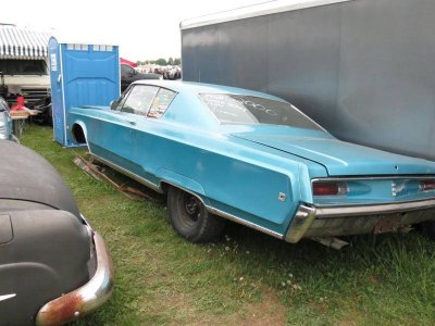 32 1968 Chrysler Newport, $2,000 doesn't seem bad.jpg