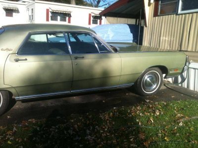 1969 Chrysler New Yorker 014.jpg