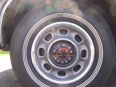 184483 2009 left front tire.jpg