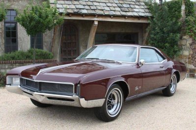 1966 Buick Riveria.jpg