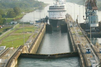 Day 6 Panama canal crossing 022.jpg