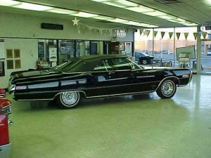 1970 Chrysler 300 right 110291.jpg