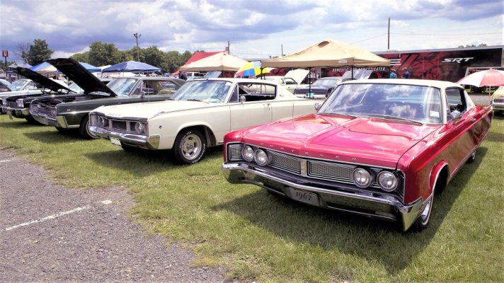 mopar-chrysler-c-bodies-carlisle-1.jpg