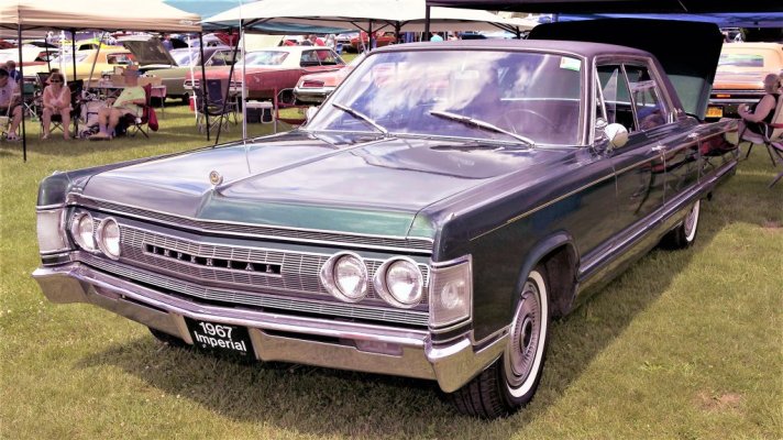 012-1967-imperial-sedan.jpg