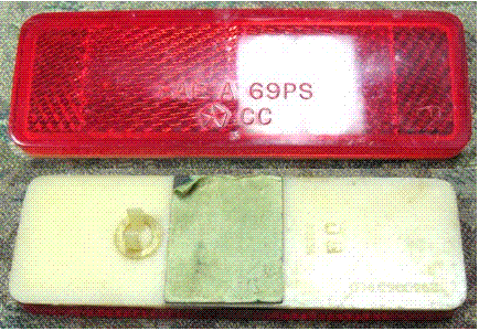 69PS_PlymouthStaWgn_Red_ReflectorLens.gif