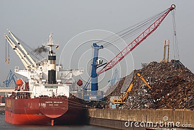 ship-loads-scrap-metal-13670009.jpg