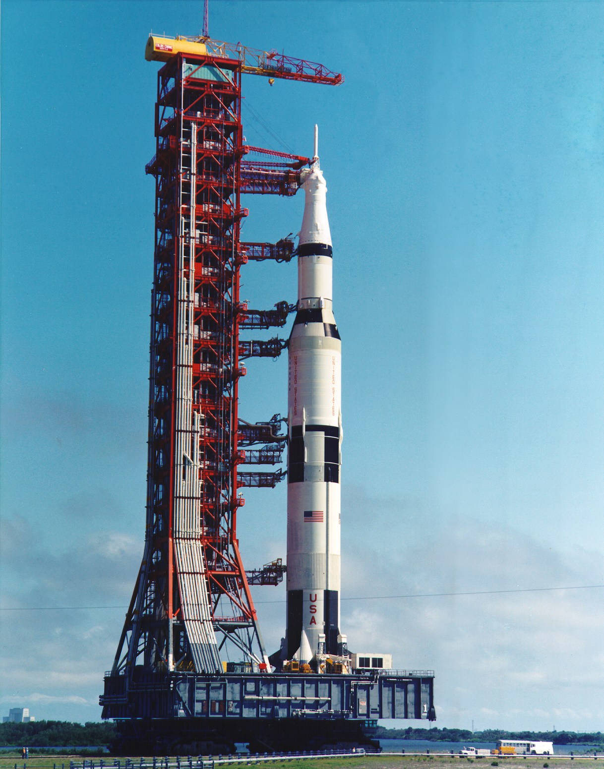 Ap11-KSC-69PC-241HR.jpg