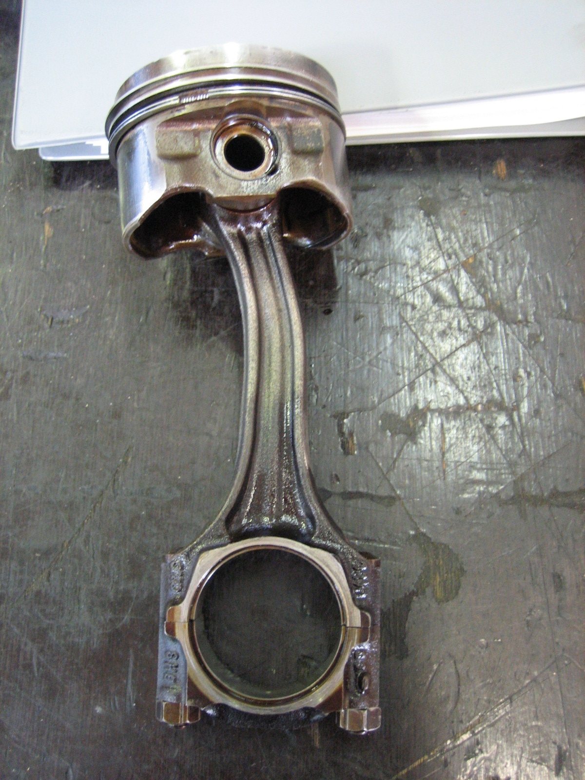 Bent_connecting_rod_2.JPG