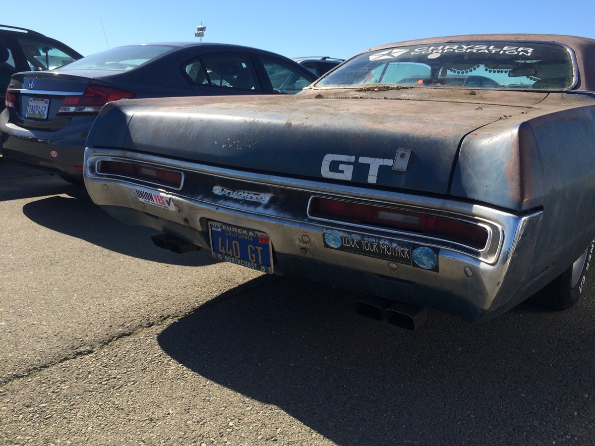 1970-Plymouth-Sport-Fury-rear.jpg