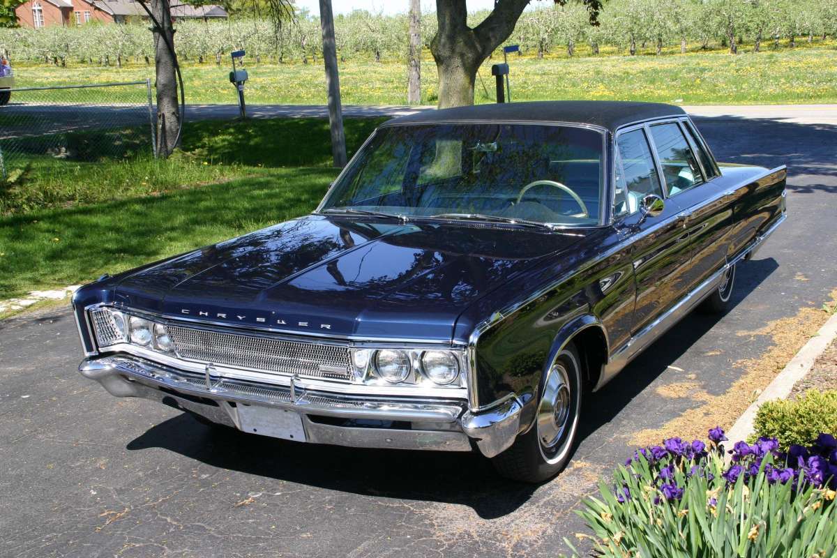 Chrysler-1966-NY-sedan.jpg