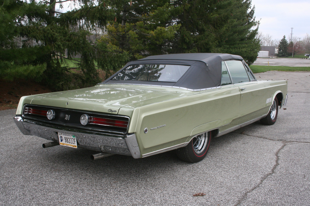 1968-Chrysler-300-rear.jpg